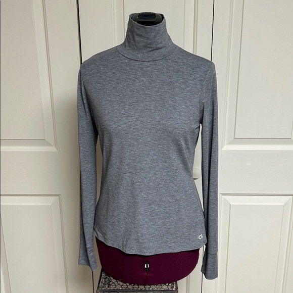 GAP Tops - GapFit Grey Breathe Turtleneck T-Shirt - Size S